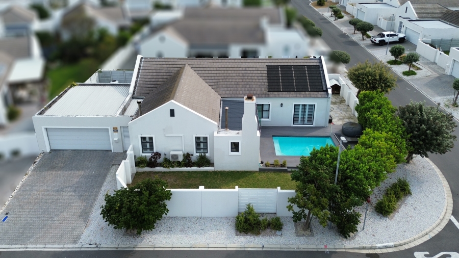 4 Bedroom Property for Sale in Sunningdale Western Cape